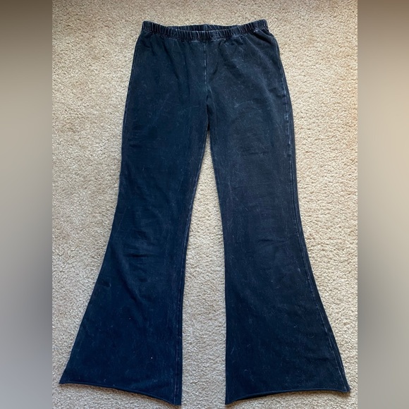 ZoozieLA Bell Bottoms Yoga Pants Denim Colored Black - Picture 1 of 6